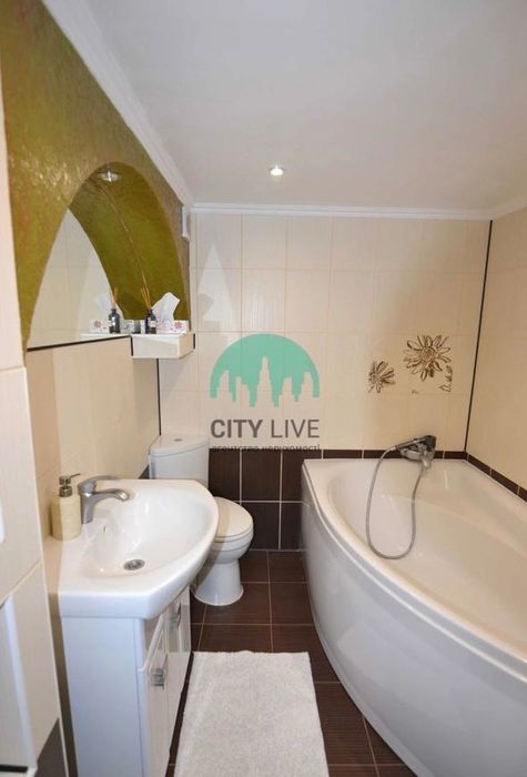 Здається в оренду двоповерховий будинок у, м. Косів .