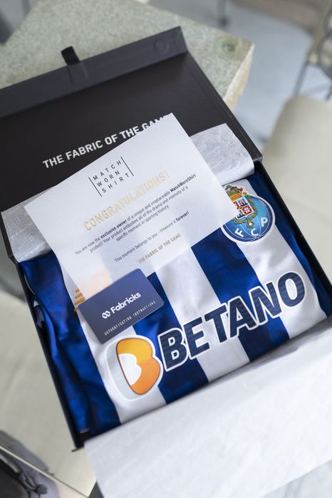 Camisola futebol usada e autografada