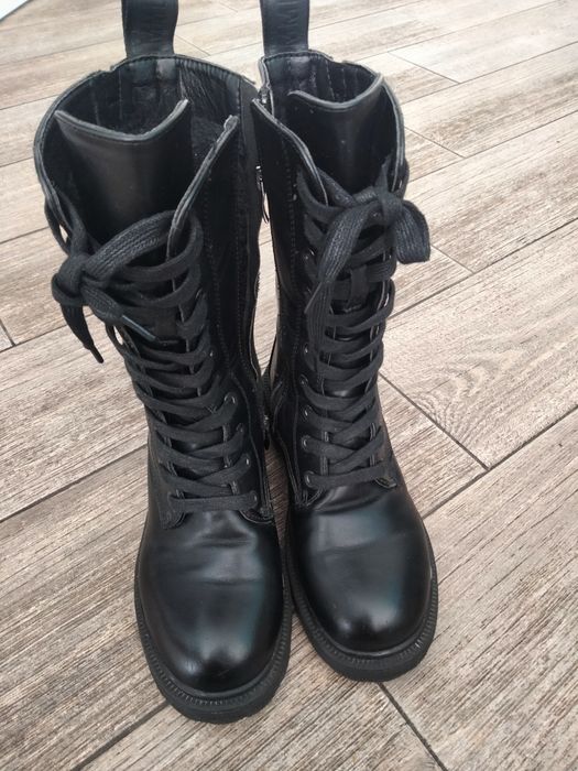 Черевики берци чорного кольору