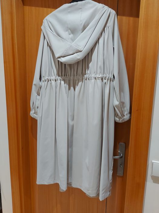 Gabardine com carapuço