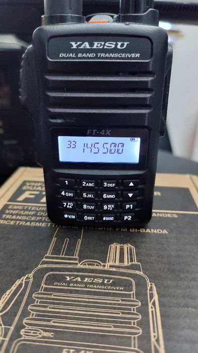Yaesu FT-4X  dwupasmowe 2m 70cm