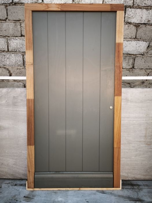 Drzwi drewniane zewnętrzne 1110x2130 meranti, iroko