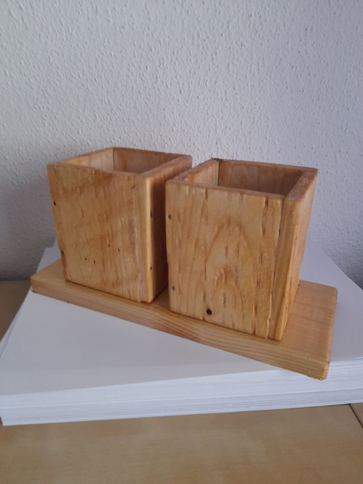 Suporte para canetas em madeira