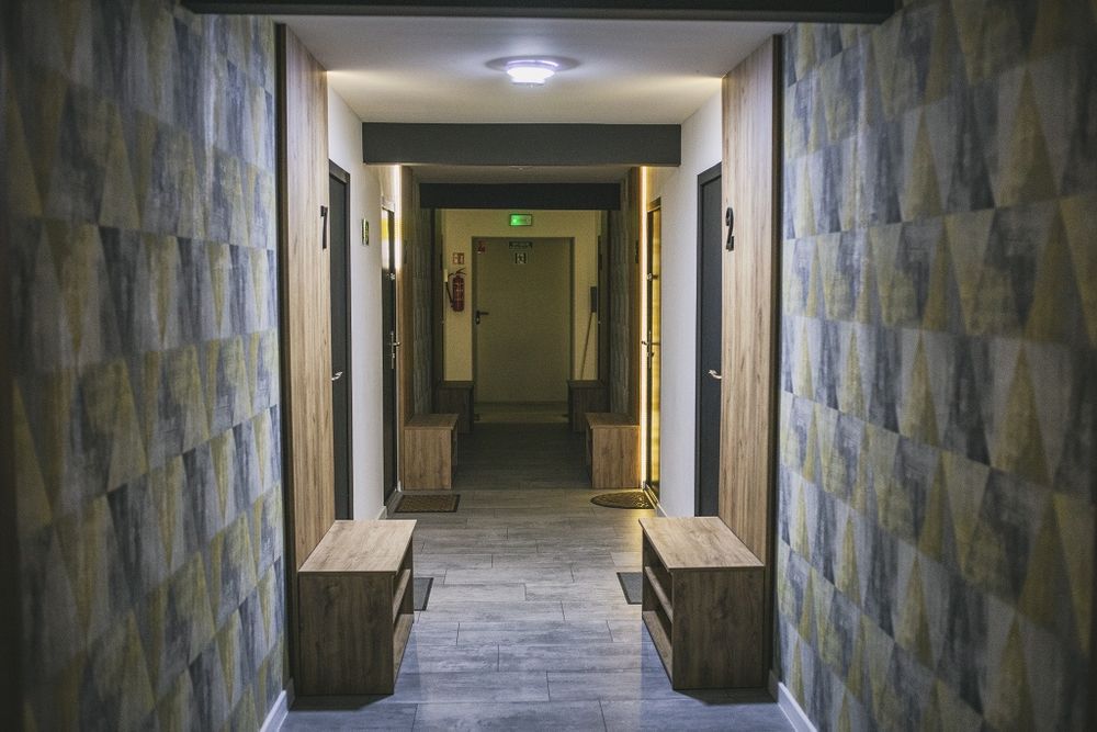 Apartamenty z balkonem, pokoje, Okuninka