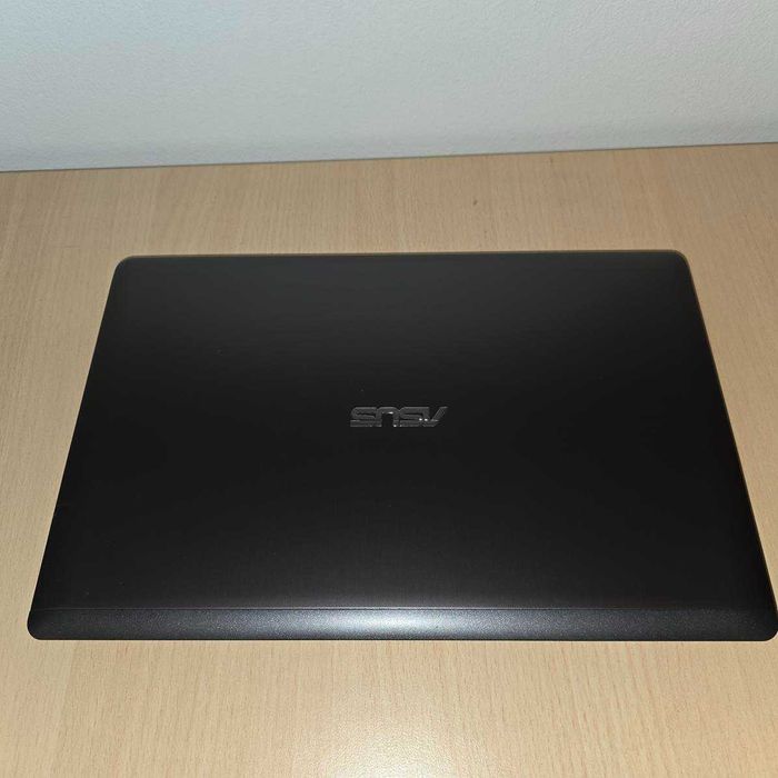 ASUS VivoBook X202E Intel-i3 / SSD / 4GB / DOTYK / Win10 + monitor GRATIS
