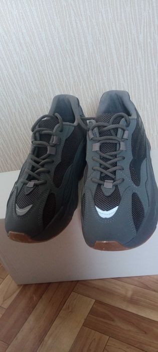 Кросівки жіночі, стан нових 38,5