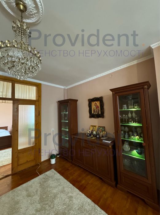 Продаж будинку поруч з центром|270м2