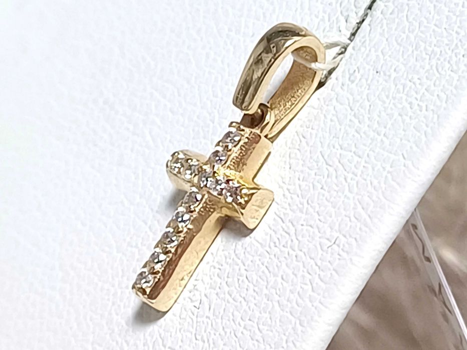 Zawieszka Krzyżyk z cyrkoniami Próba 585 Waga:0,52G