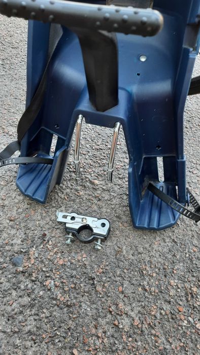 дитяче велосидіння з кріпленням