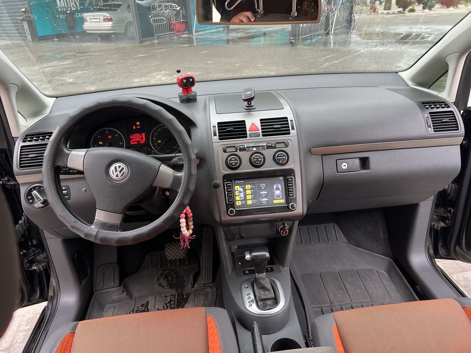 Volkswagen Touran Cross