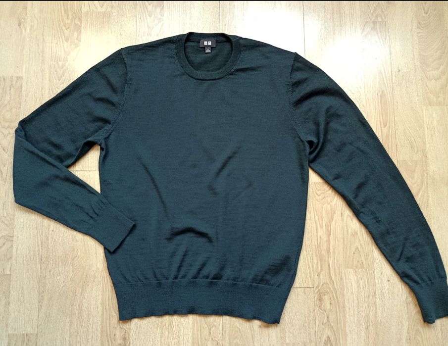 Свитер Uniqlo (100% тонкая шерсть), s