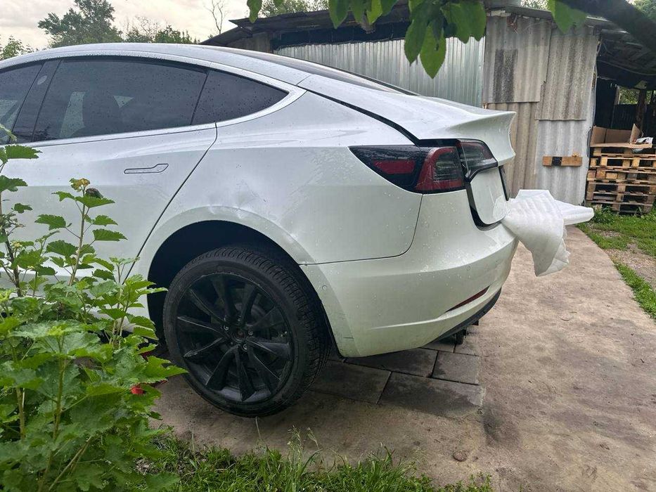Разборка -Tesla model 3