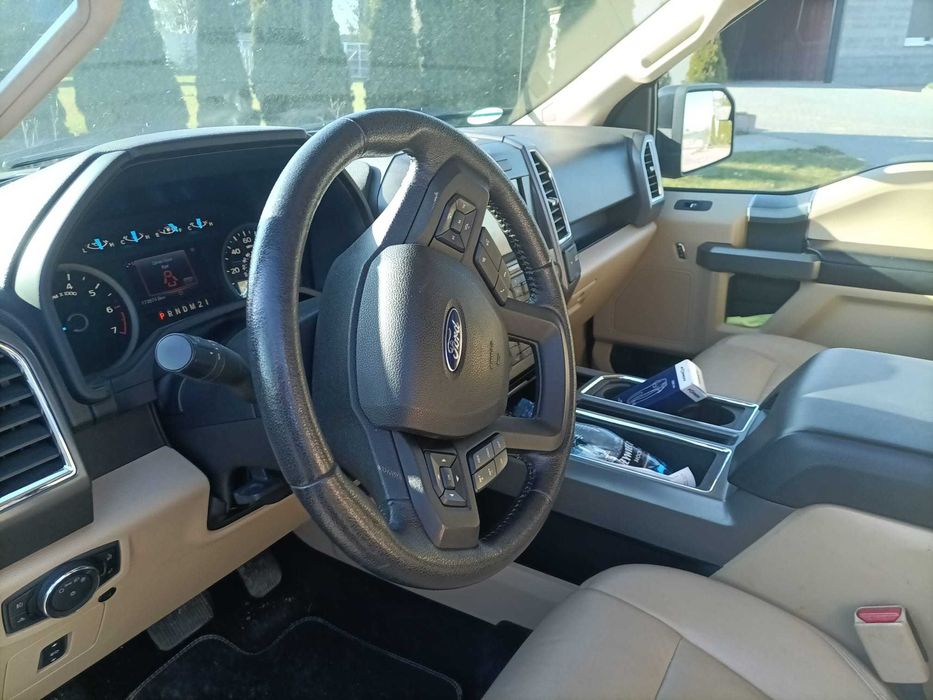 samochód osobowy FORD F150