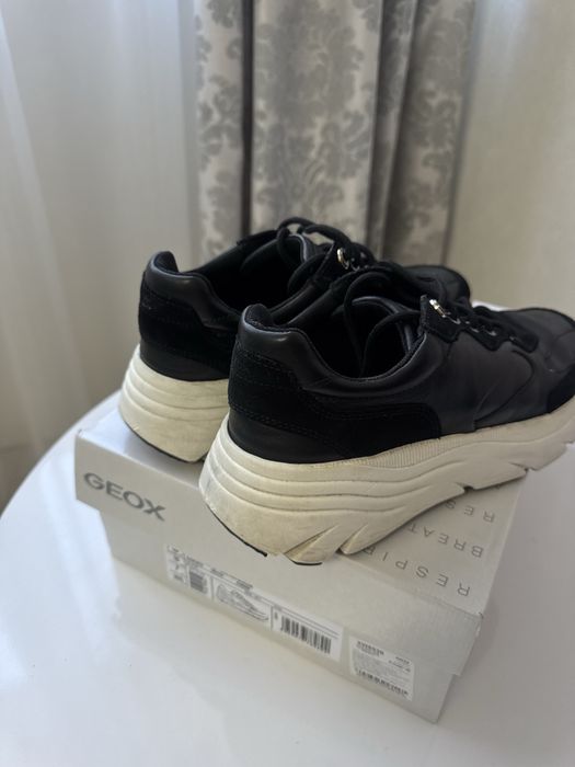 Geox натуральні кросовки оригінал р.40