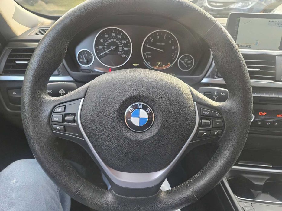 BMW 320i      2015