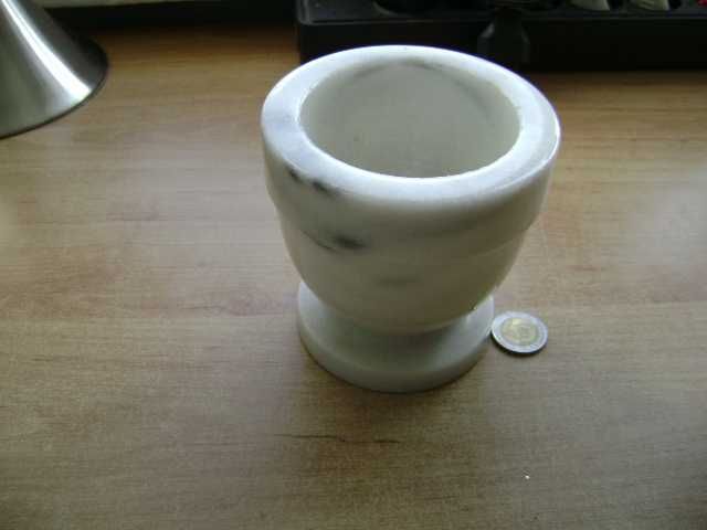 Starocie z PRL - Moździerz marmurowy z ucieraczem, wysokość 10 cm