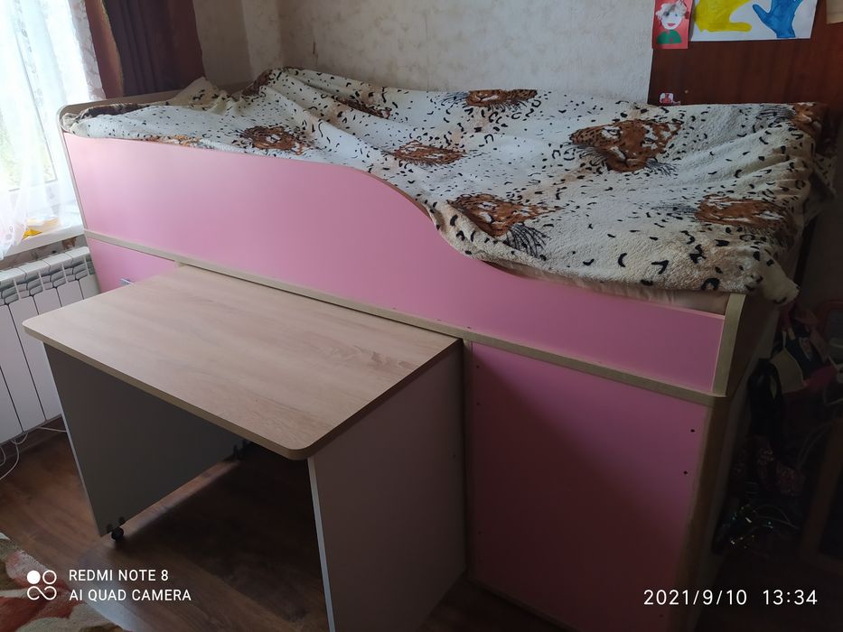 Ліжечко для дівчинки