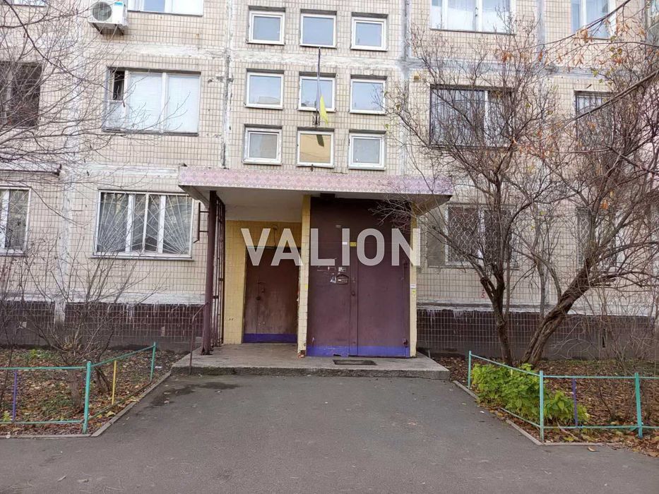 Продам 2-комн. квартиру, р-н Оболонь, пр. Оболонский 33а