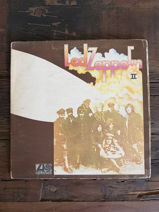 Vinil LP Led Zeppelin II – Atlantic UK, rótulo plum (2.ª prensagem)
