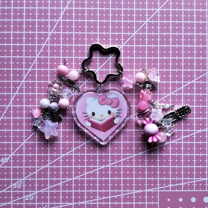 Hello kitty zawieszka