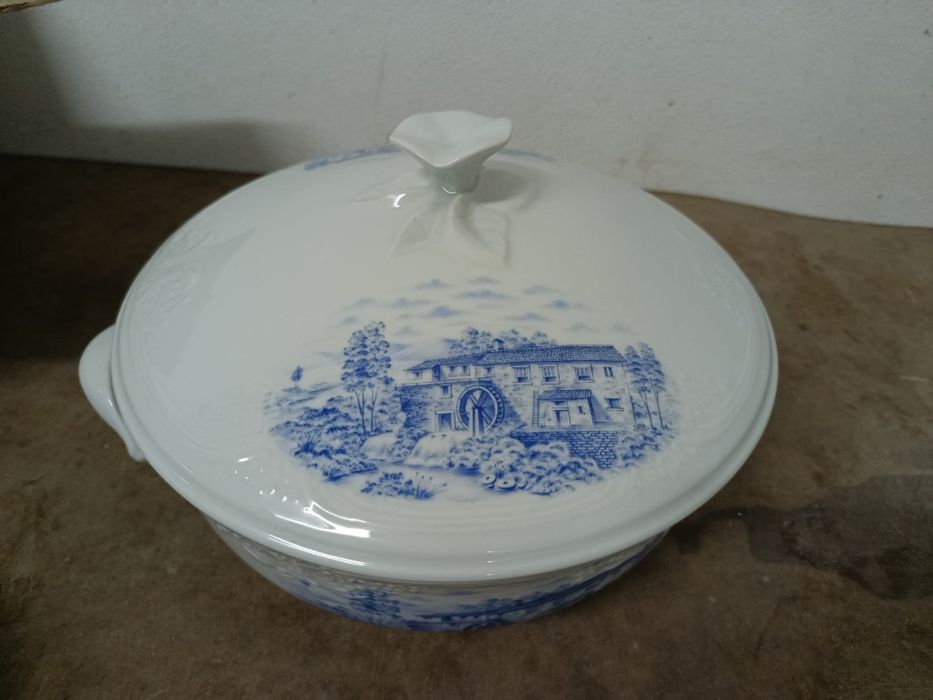 68-Piece Dinnerware Set458110830086737924