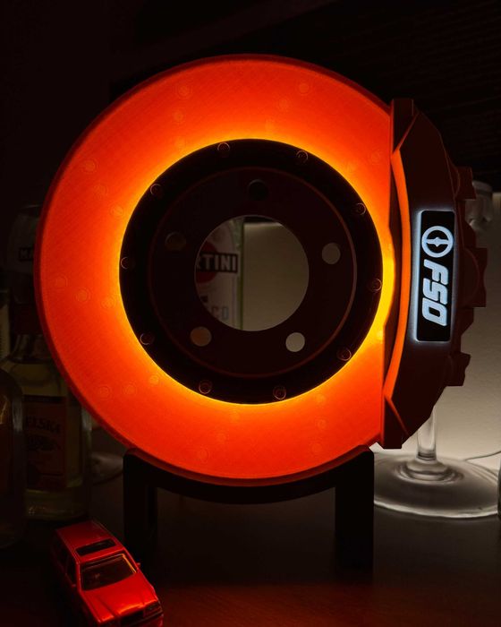 Lampa „tarcza hamulcowa” Polonez – idealna dekoracja dla fana aut