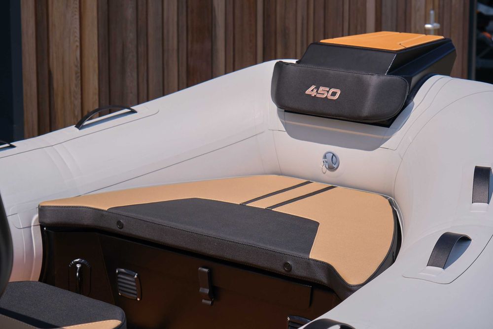 Rib Aluminium AquaSpirit S450 WHITE and BLACK