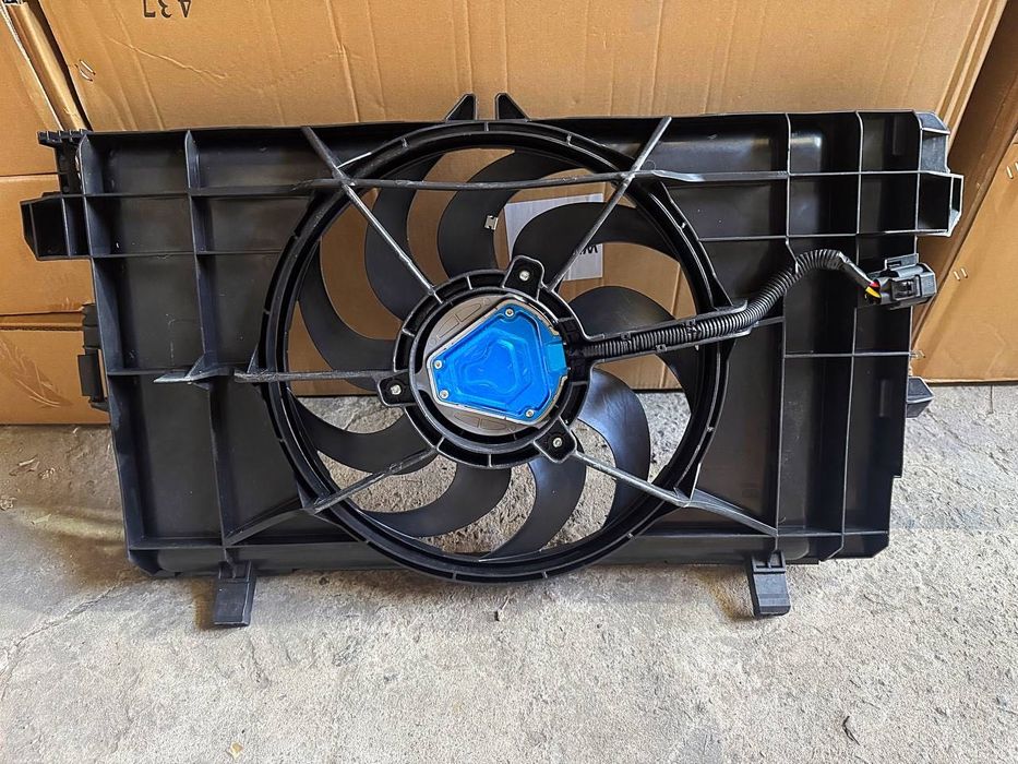 Дифузор, вентилятор охолодження на Tesla Model 3 2018-2020 диффузор