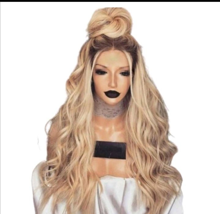 Peruka długa kręcone