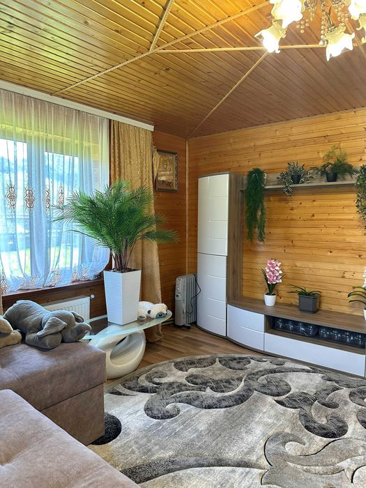 Продаж будинку . Площа 80 м.кв. Ділянка 10 с. Комунікації. Генератор