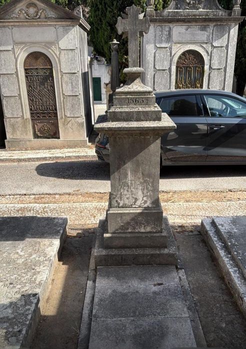Jazigo ( Cemitério dos Prazeres)