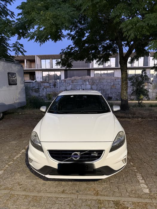 Volvo v40 r design 2.0