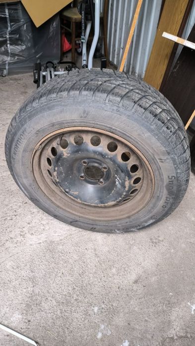 Opony zimowe na felgach 195 65 R15 Kormoran SnowPro b2