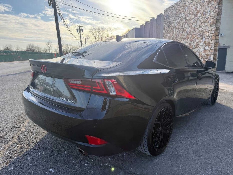 Lexus IS 300      2016