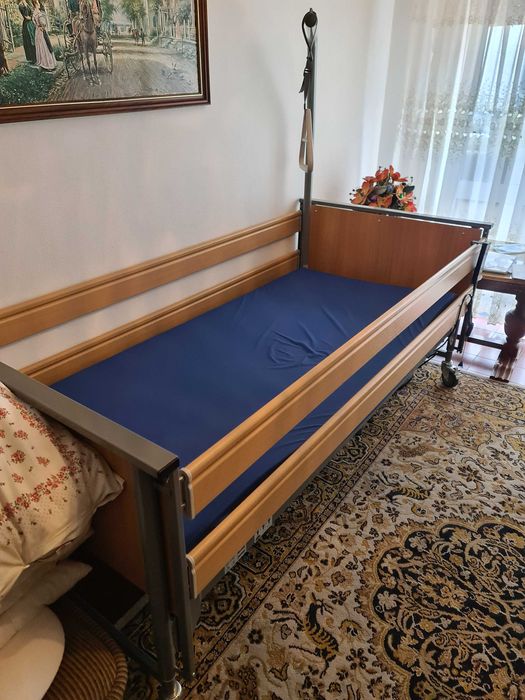 Cama hospitalar TEKVOR Care  Ecofit S Low 100 com colchão anti-escara