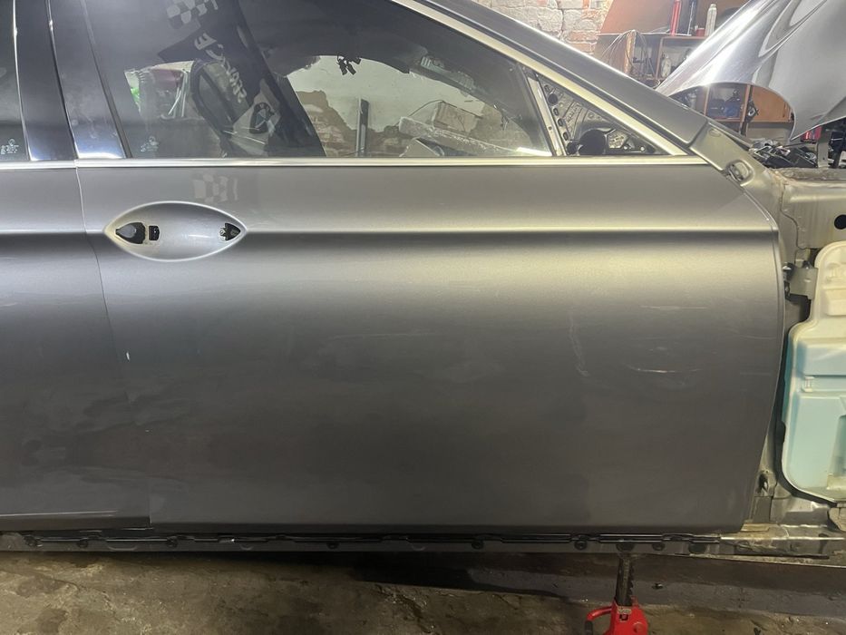 Двері праві передні BMW 5 series F10 F11