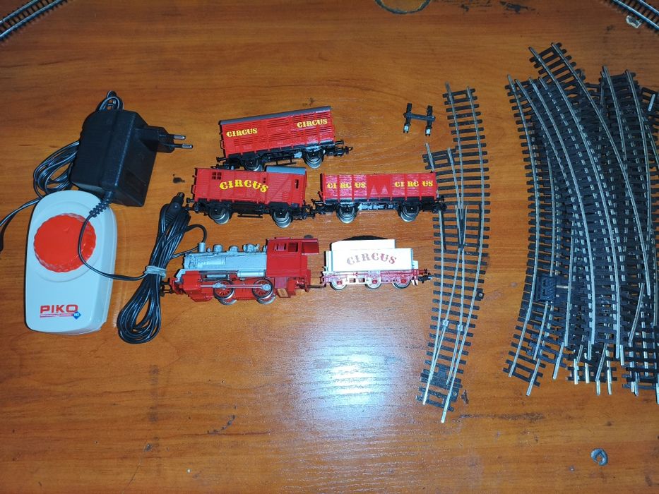 Piko zabawka dla dzieci i nie tylko zestaw towarowy H0 kolwjka makieta