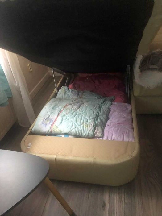 Narożnik,rogówka z fotelami. do salonu z funkcja spania. Skóra