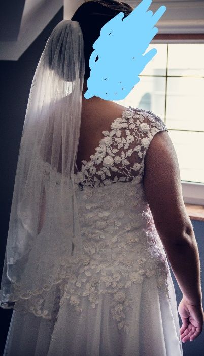 Suknia ślubna - śnieżnobiała