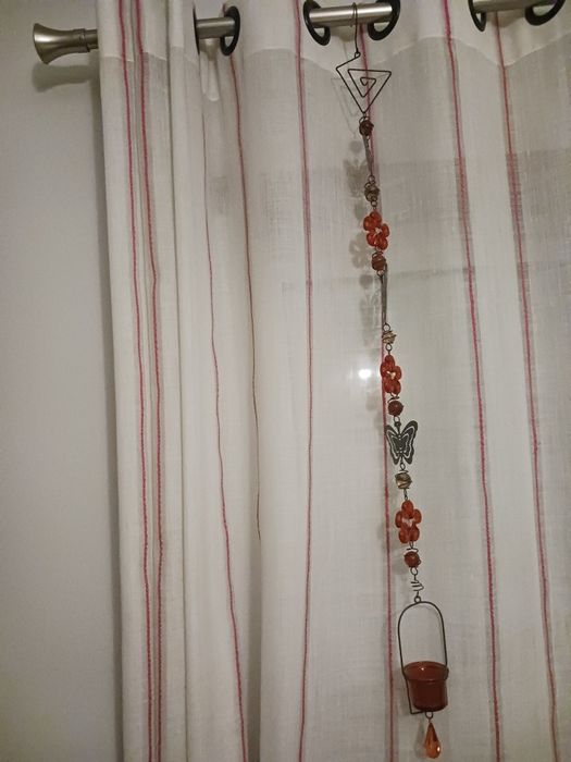 Elemento decorativo com espaço no fundo para vela