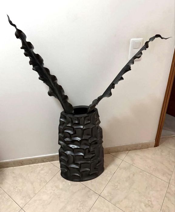 Jarra / Vaso Decorativo Preto Grande com Folhas