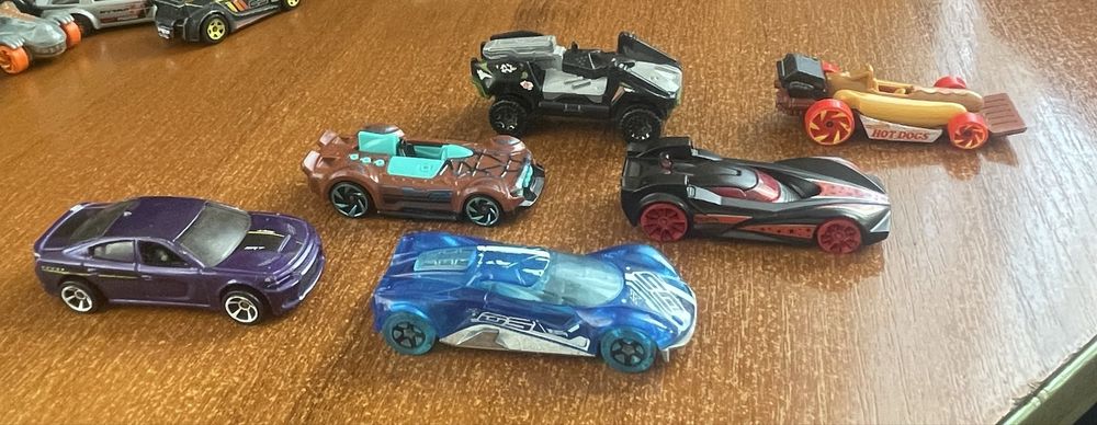 Машинки Hot Wheels