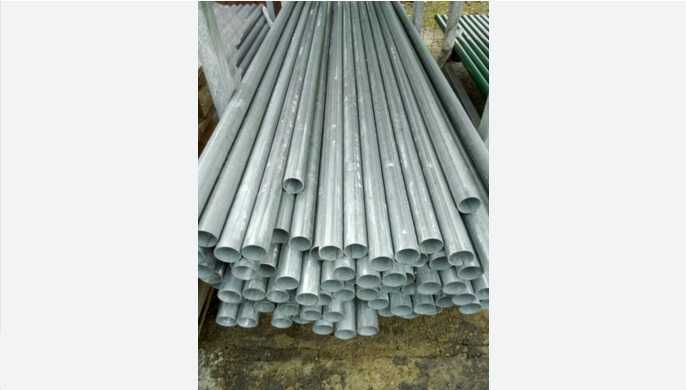 Słupek Słupki ogrodzeniowe rura OCYNK fi40 cena za 2,5m +osłonka grati