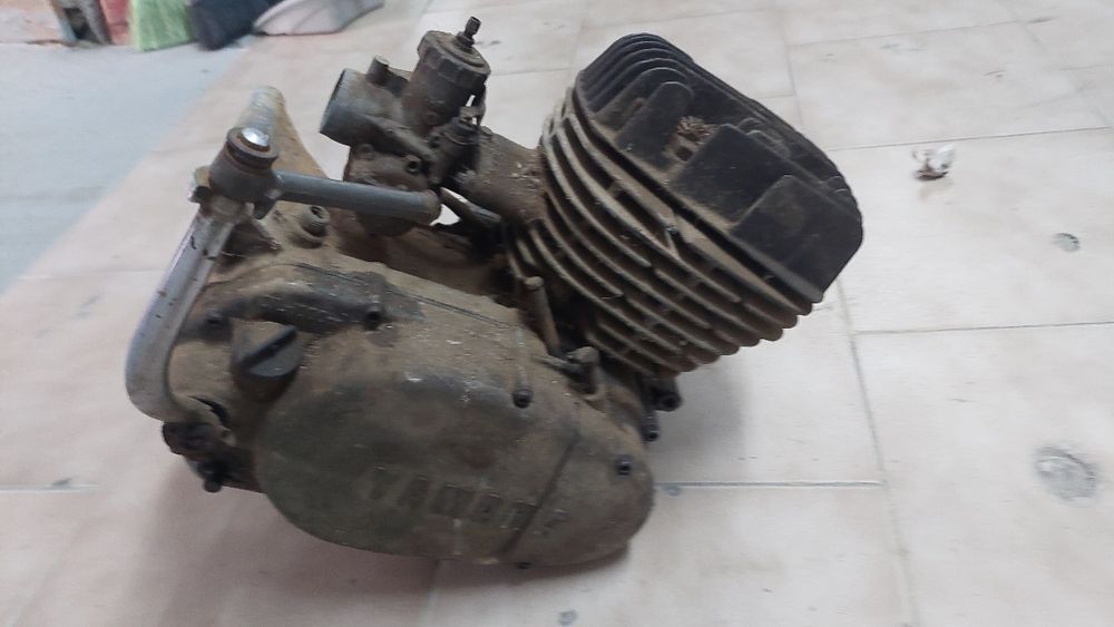 Motor yamaha dt1 250cc