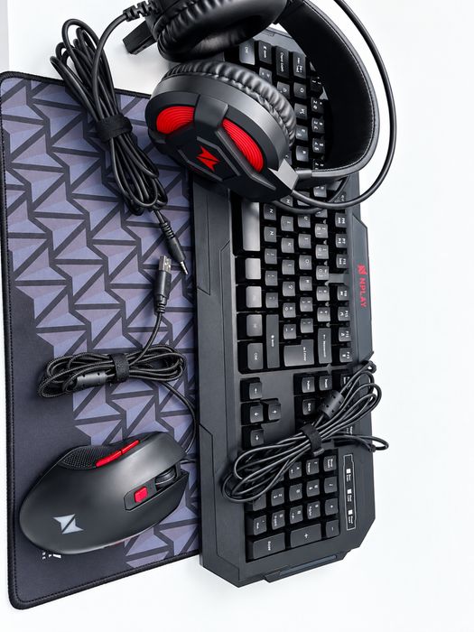 Kit Gaming Completo  Vendo kit gaming composto por:  Fones gaming , Rato gaming , Teclado gaming , Tapete de rato