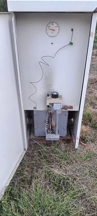 Продам батареї та котел .