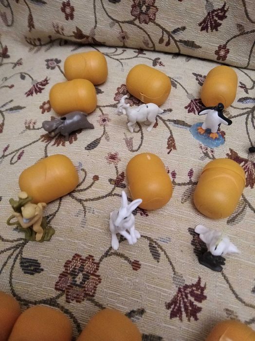 Игрушки kinder natoons, киндер MAXI и другие