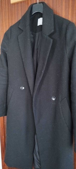 Casaco comprido preto bom estado.