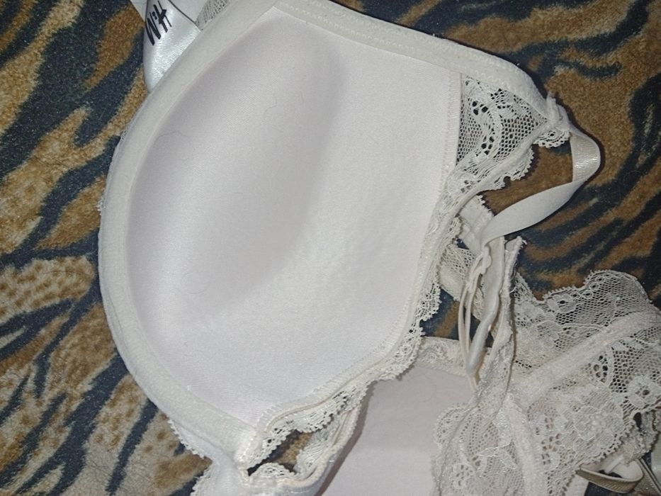 Бюстгальтер H&M с красивой спинкой