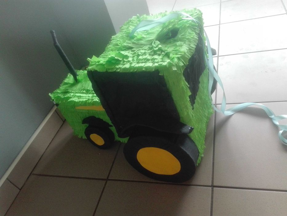 Piniata traktor urodziny